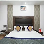 Oyo 10795 Hotel Rs Residency