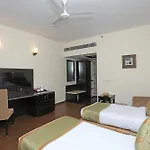 Oyo 9771 Hotel Glitz Westend Inn