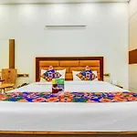 Fabhotel Floyd