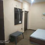 Oyo Townhouse 901 Prime Enclave Near Ambience Mall