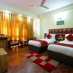 Capital O 2382 Hotel White House Continental