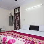 Delhi Inn,Walk In Nizamuddin Railway Station