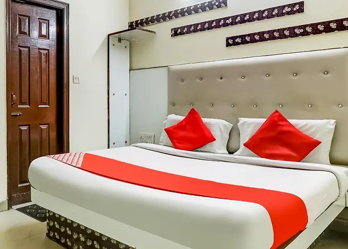 Oyo 75948 Hotel Tushar Continental