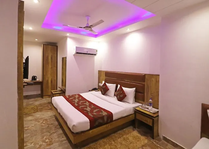 Hotel Repose Suites Near New Delhi Railway Station