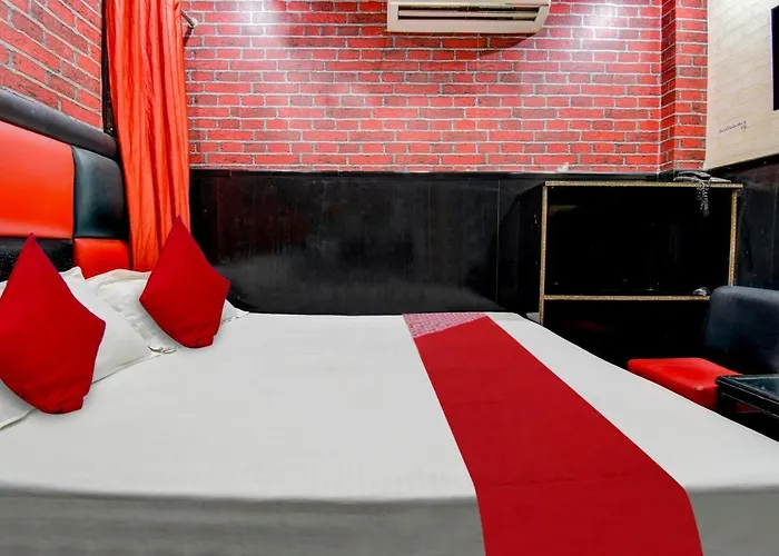 Oyo Flagship 81436 Hotel Royal Plaza