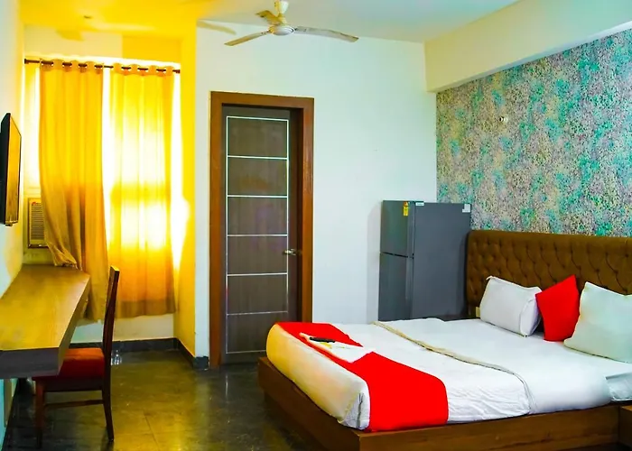 Premium Rooms In Jangpura Bhogal Near Nizamuddin Railway Station
