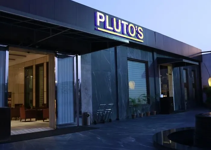 Plutos Hotel