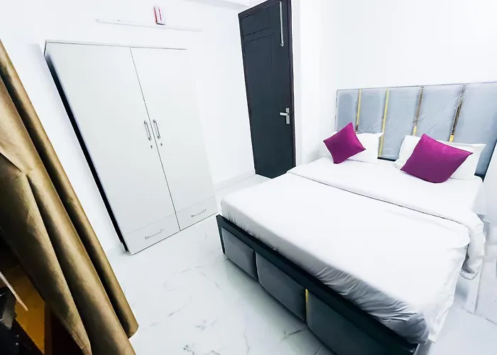 Hotel Purple 24 Seven -Malviya Nagar