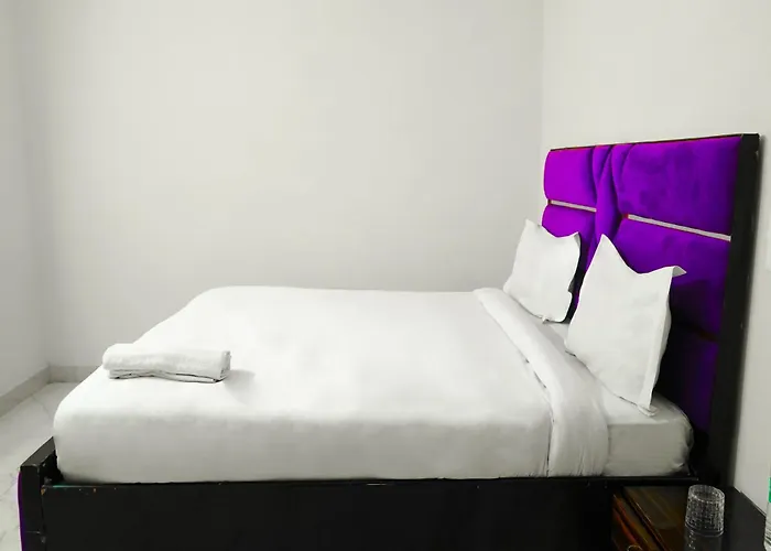 Dream Inn Sky - Near Utam Nagar