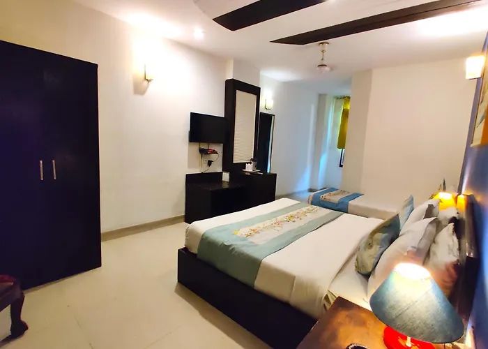 Uni-Star Hotel