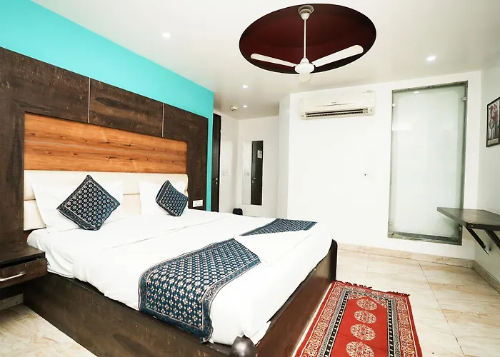 Hotel Amour Near Igi Delhi Airport