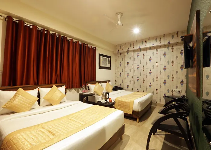Hotel Emerald Suites At Airport