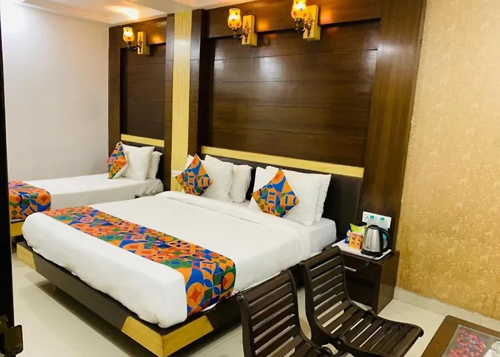 Capital O 6408 Hotel Delhi Heart