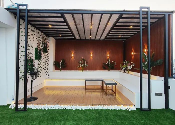 Enchanted The Roof Rekha, With Private Trace Garden