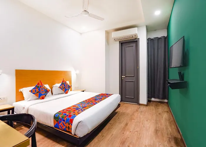 Fabhotel The Luxe Inn