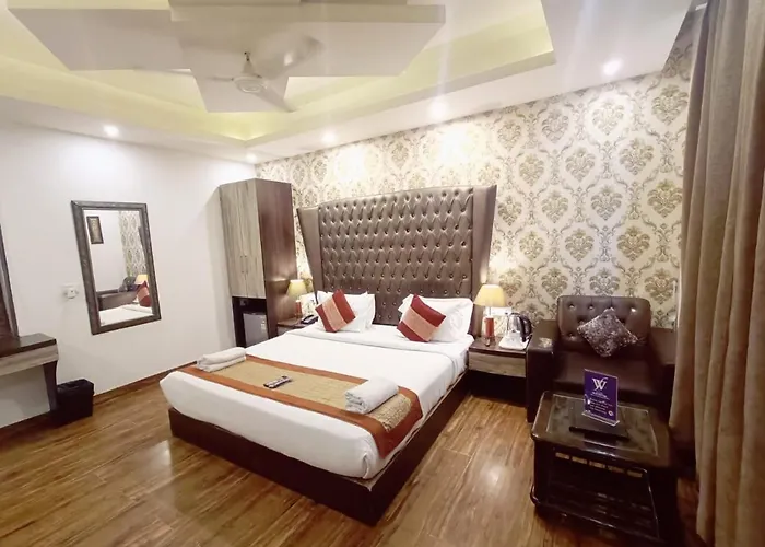 Hotel Waterfall Paschim Vihar Delhi