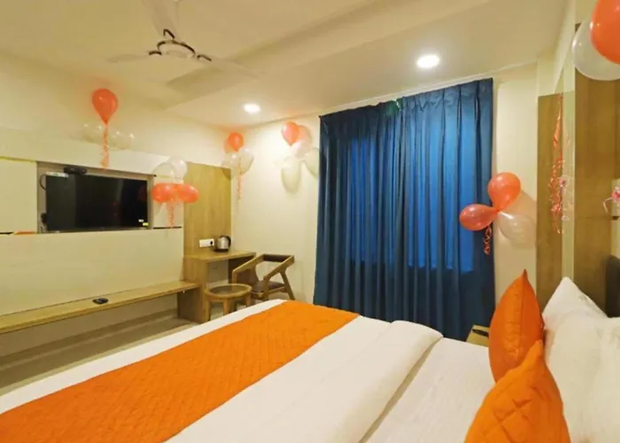 Hotel Ambience -5 Mints Walk From Railway Station
