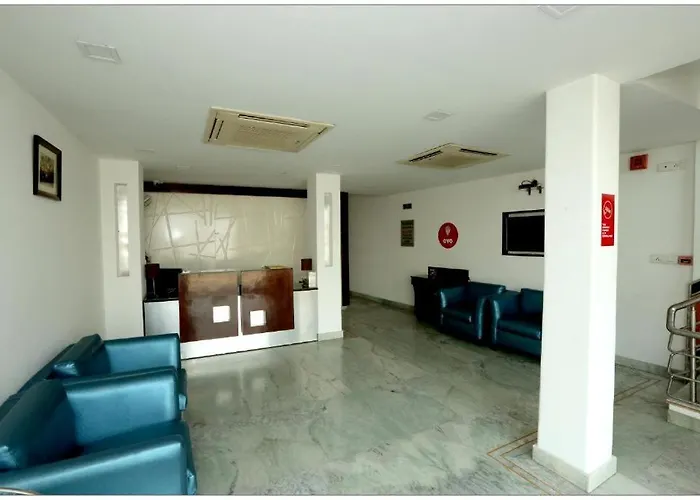 Hotel The R Blues Near New Delhi Airport