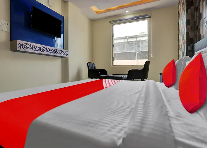 Hotel O Metro Height\'S Near Nangloi Railway Metro Station