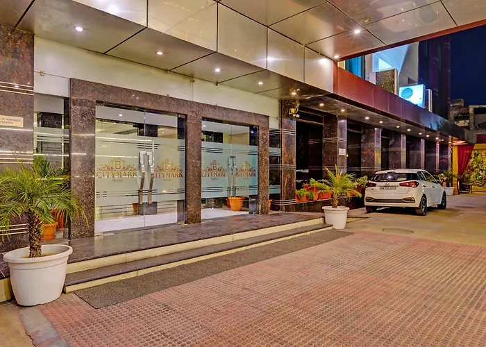 S R Plaza At Delhi Airport
