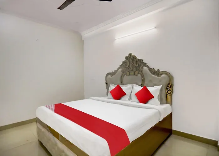 Hotel O Four Seasons Inn Near Akshardham