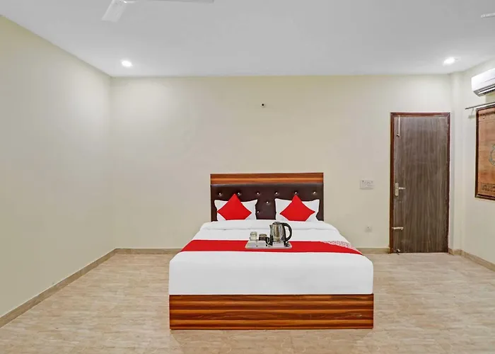 Hotel O Moonshine Near Mohan Estate Metro Station