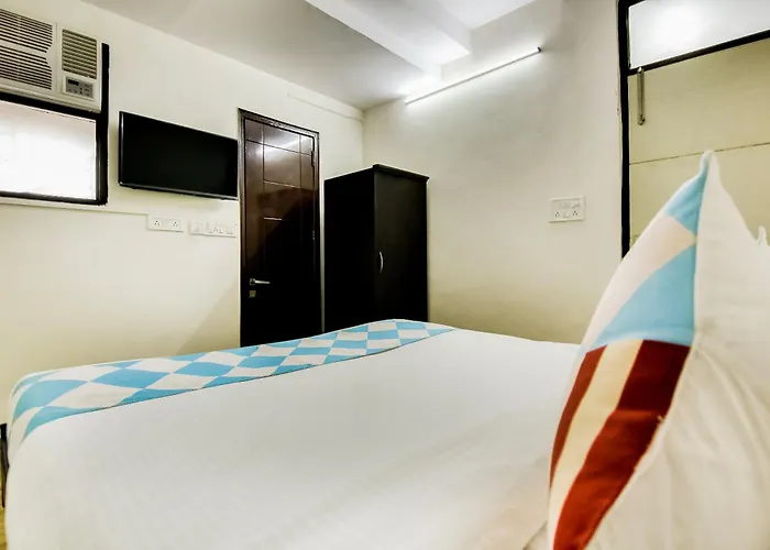 Hotel O Home Diamond Stay Near Lotus Temple