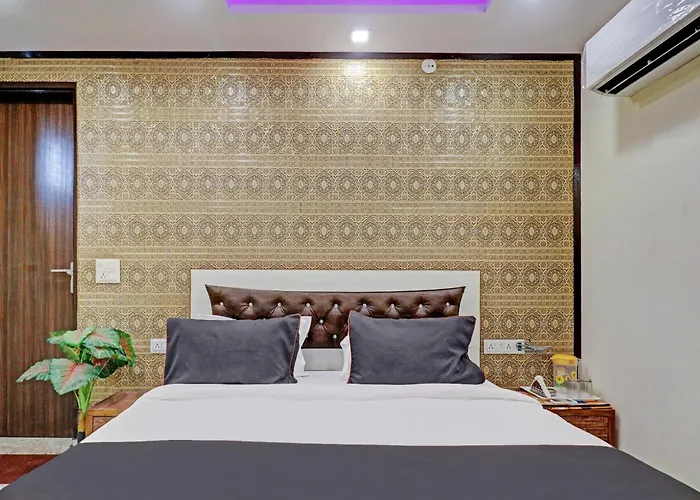 Hotel O Green Palace Near Jagatpuri