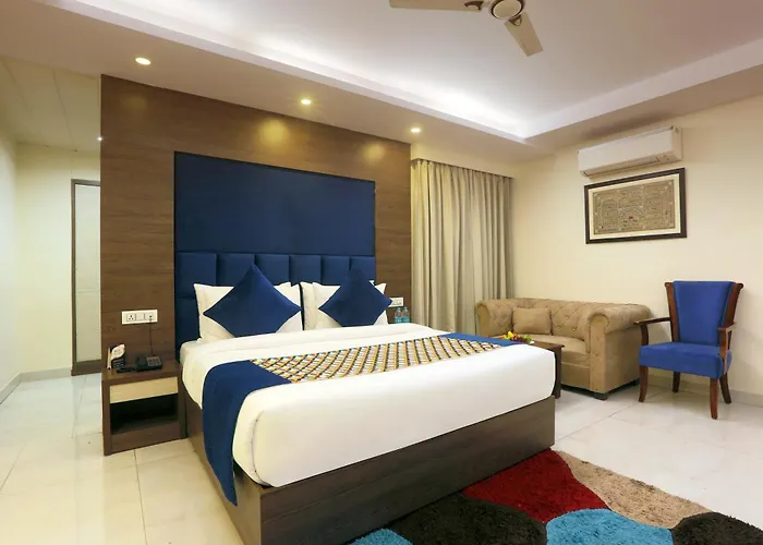 Hotel Suryaa Palace By East End Delhi Airport