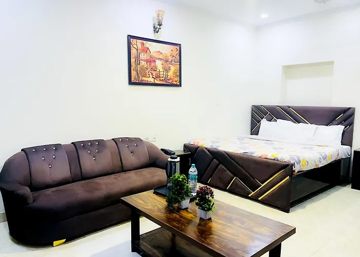 Hotel Tom & Jerry - 10 Mins From Nizamuddin Railway Station