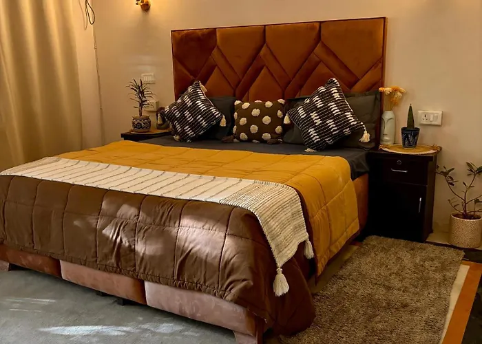 Atharva\'S Homestay By Goaround Homes - Nehru Enclave Metro, South Delhi