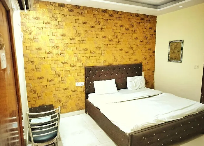 Hotel University Stay\' Couple Friendly