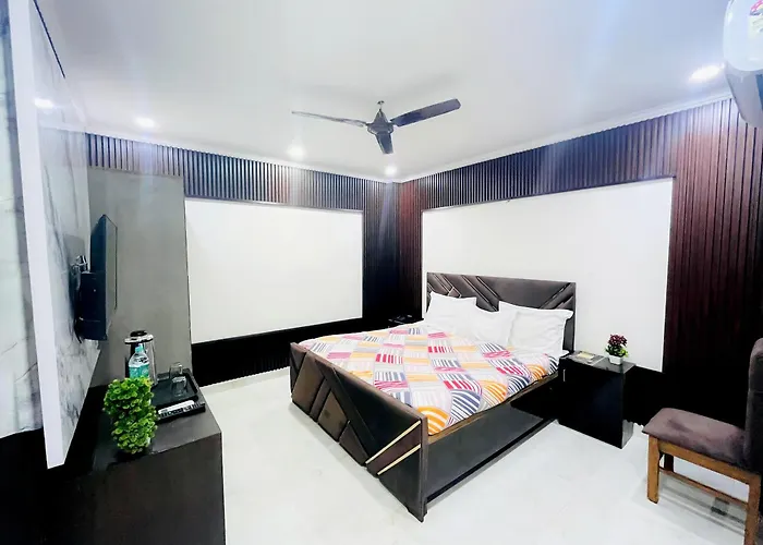 Hotel Jangpura Stays - Near Dargah