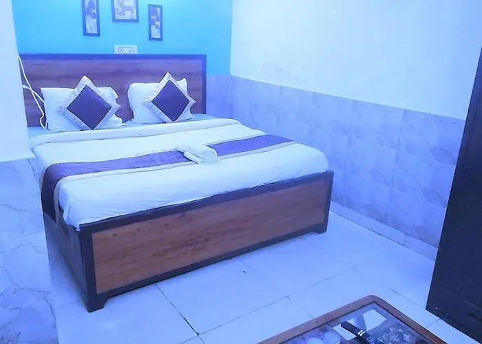 Super Hotel Royal Inn Satya Niketan - Couple Friendly