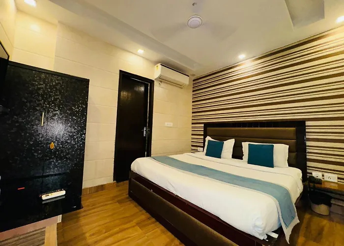 Hotel Gera - Kalka Ji