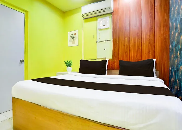 Hotel 83013 O A K Residency