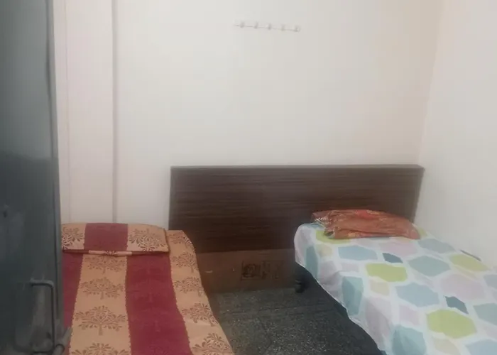Ever Green Guest House Travel & Pg