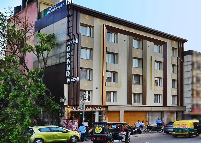 Hotel Grand Plaza In City Centre - At New Delhi Railway Station