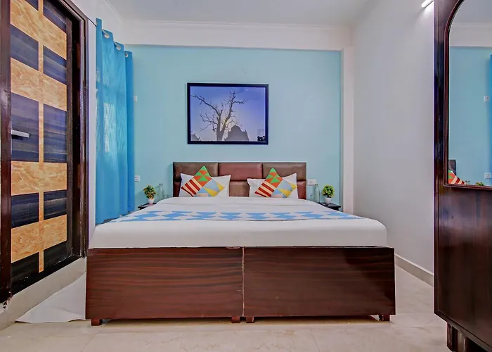 Oyo Townhouse Saket Residency 1 Delhi