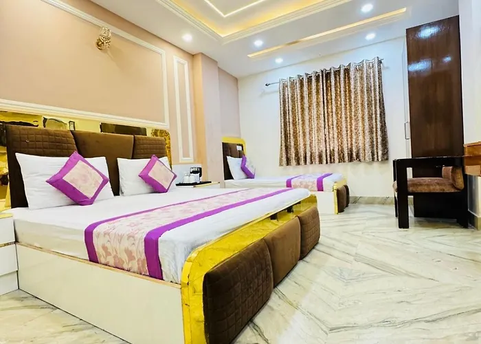 Hotel Samrat R Unit By Satwa Home Stay 10 Mints Walking Distance Nizamuddin Railway Station