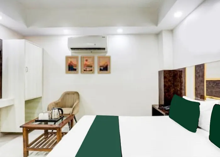 Swastik Place 2 Min Walk From New Delhi Railway Station