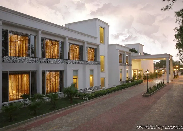 Country Inn & Suites By Radisson, Delhi Satbari