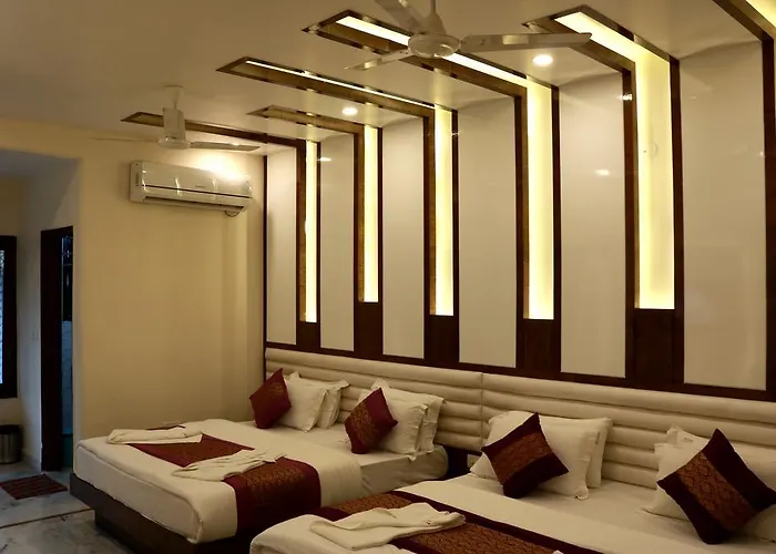 Hindustan- By Backpackers Heaven