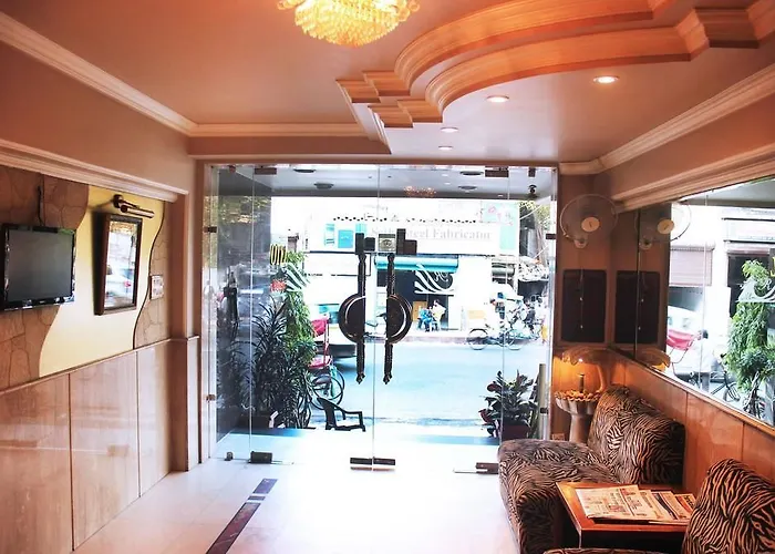 Oyo Rooms Near Jhandewalan Metro