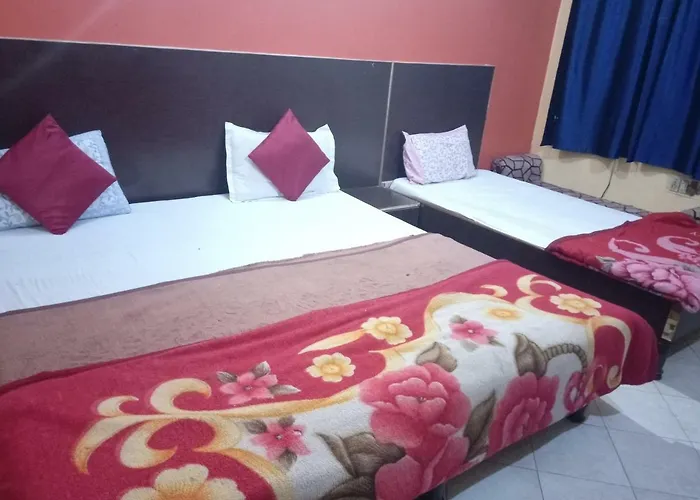 Yash Guest House 01 Minute Walk In Nizamuddin Railway Station