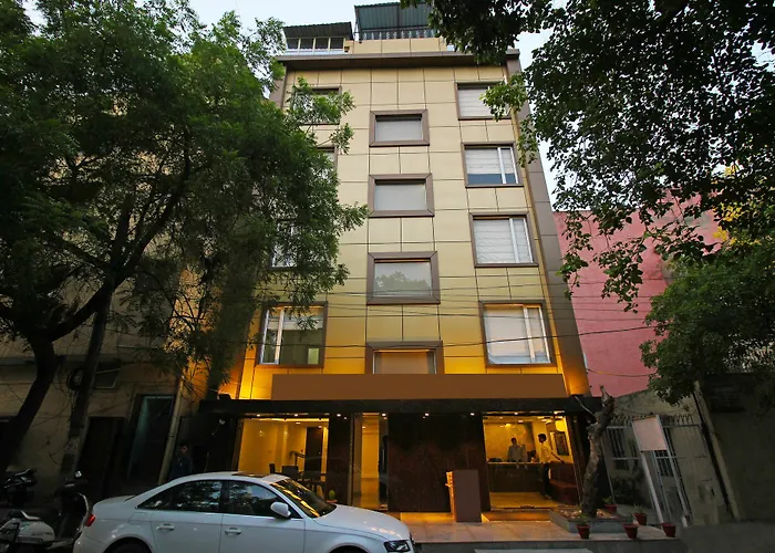 Oyo Rooms 744 Near Blk Hospital