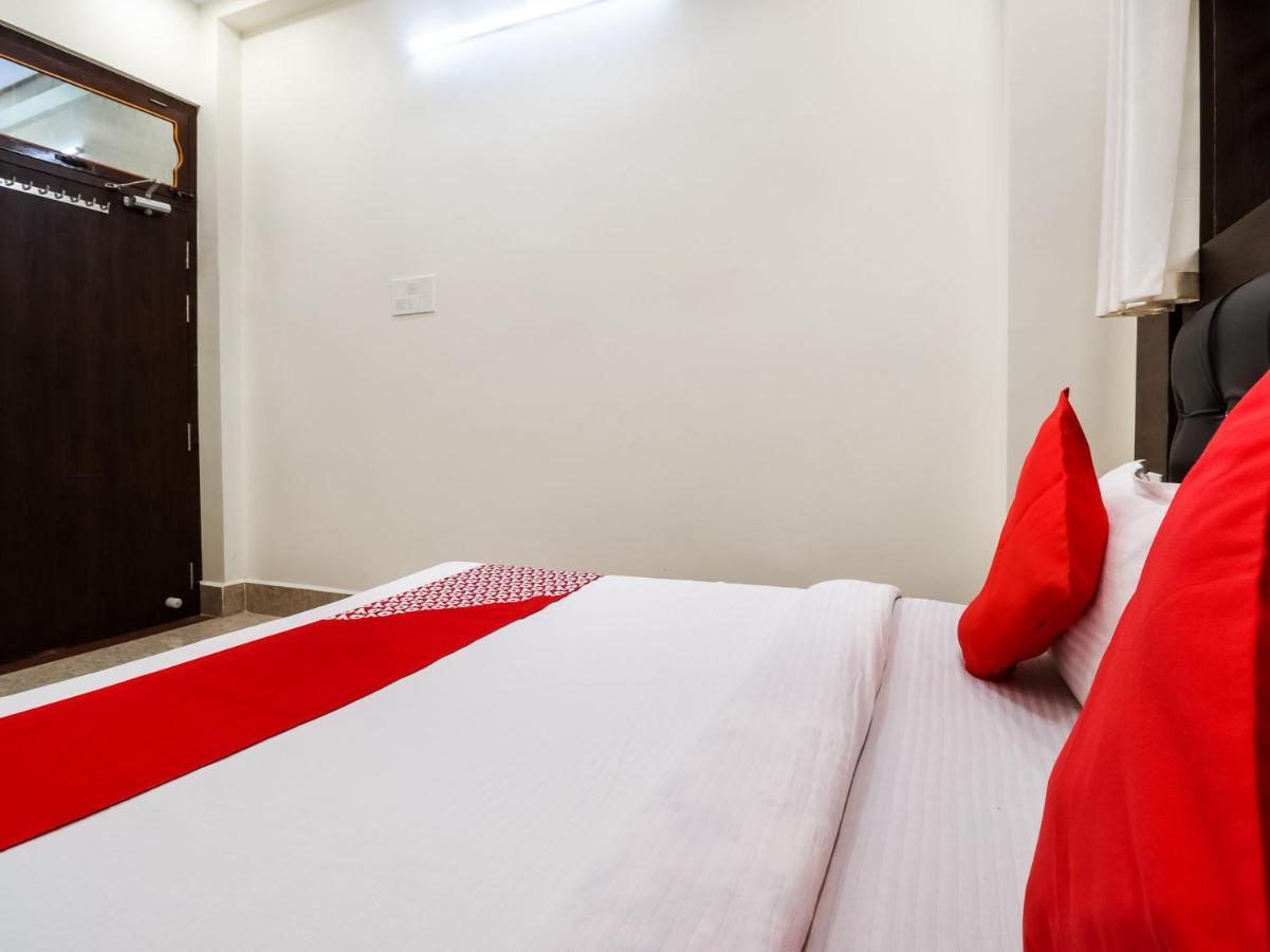 Oyo 73841 Amrit Residency New Delhi