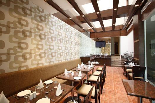Hotel Indus Biznotel Nova Deli