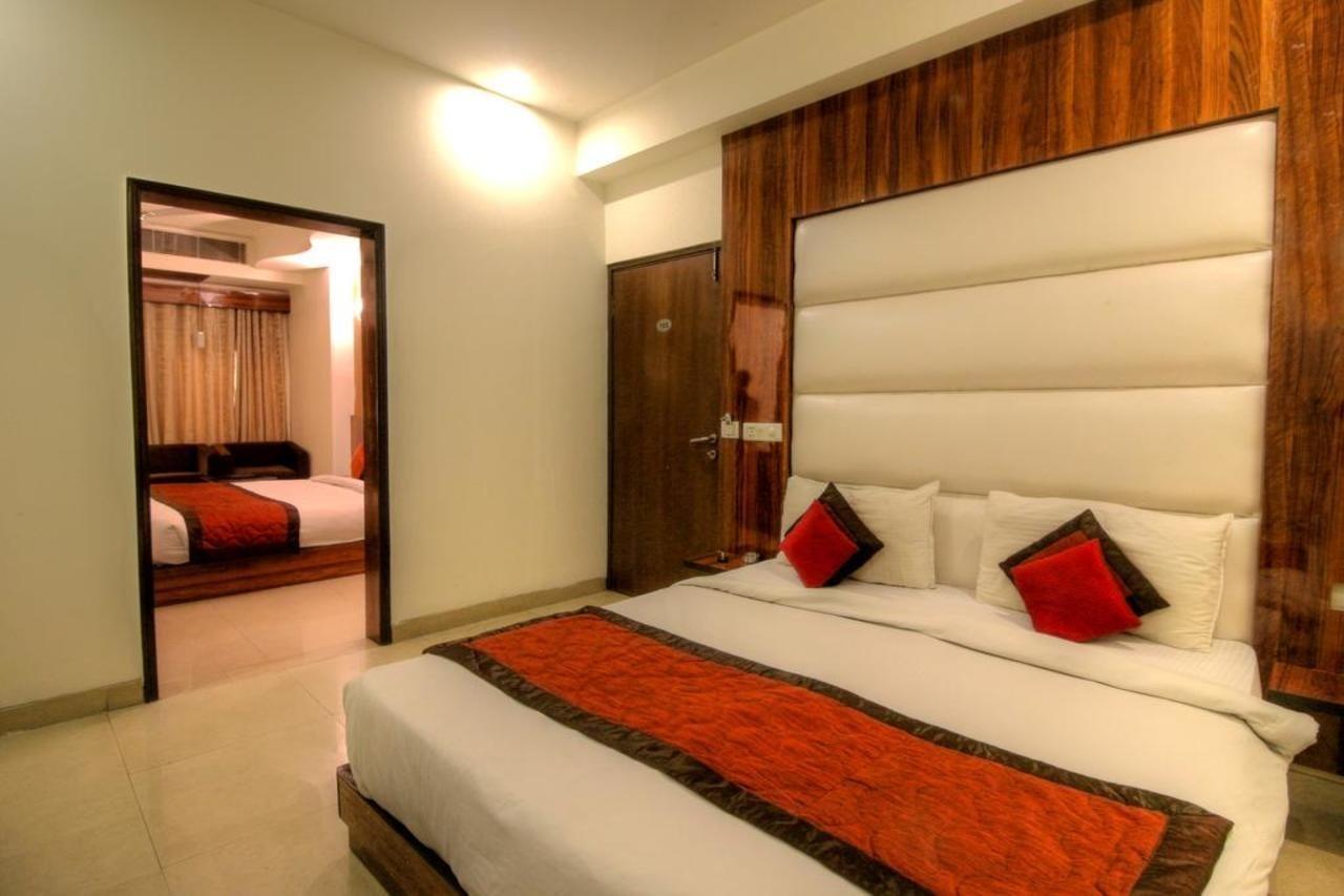 The Impress Near Delhi Airport 4*
