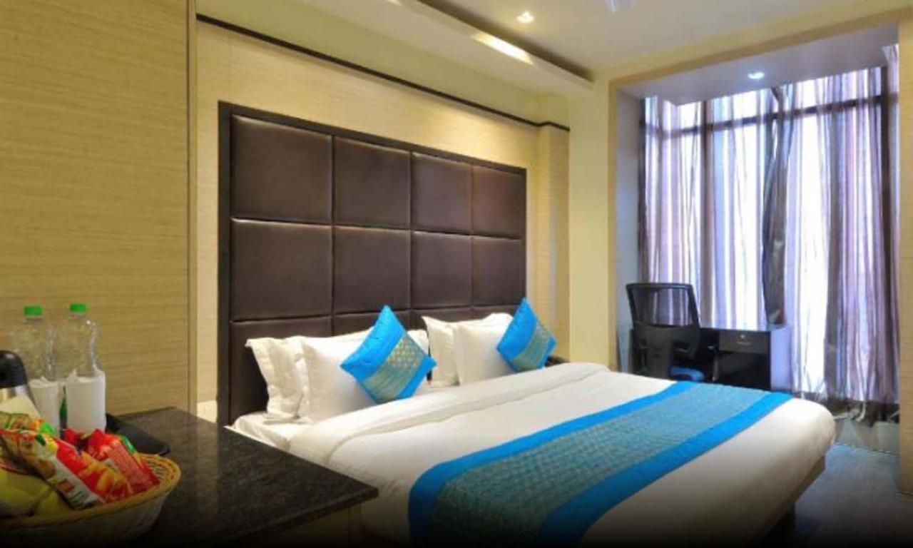 Hotel Royal Grand - Opposite Axis Bank East Patel Nagar